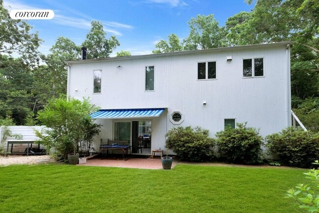 Building Photo - 997 Springs Fireplace Rd