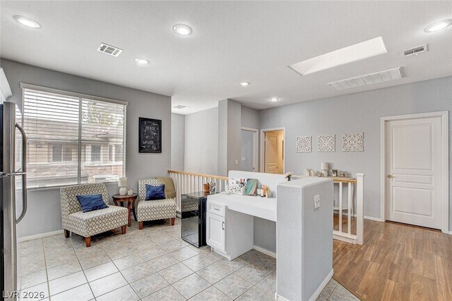 Building Photo - 656 Peachy Canyon Cir