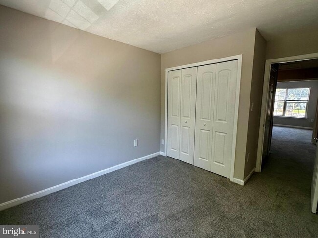 Building Photo - 404 Cabin Ct