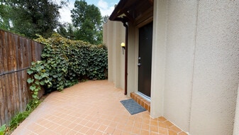 Building Photo - 675 S University Blvd