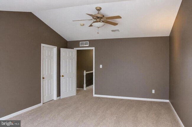 Building Photo - 20 Clemens Ln