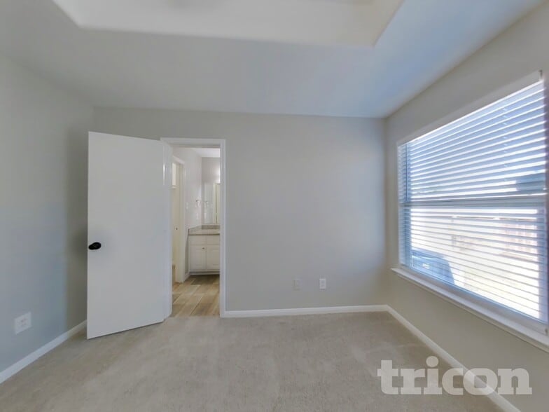 Building Photo - 16229 Summerset Estates Blvd