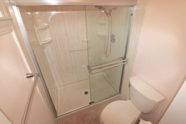 Building Photo - 3/2 house in North Clairemont! 2 car garag...
