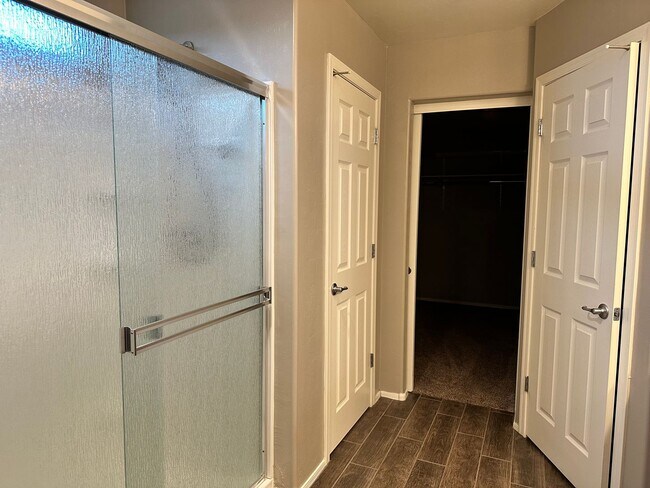 Building Photo - Beautiful Home in Saguaro Bloom!