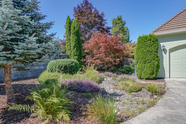 Building Photo - FOUR BEDROOM HOUSE IN LACAMAS SHORES WINTE...