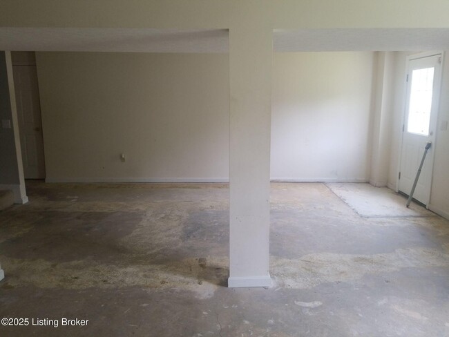 Building Photo - 737 Andra Dr