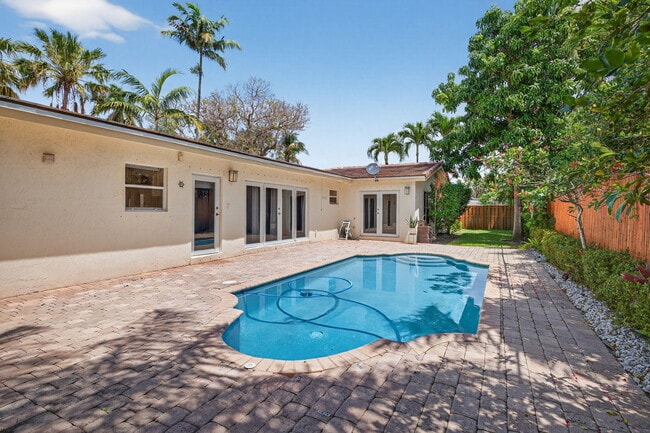 Building Photo - 2808 NE 22nd St