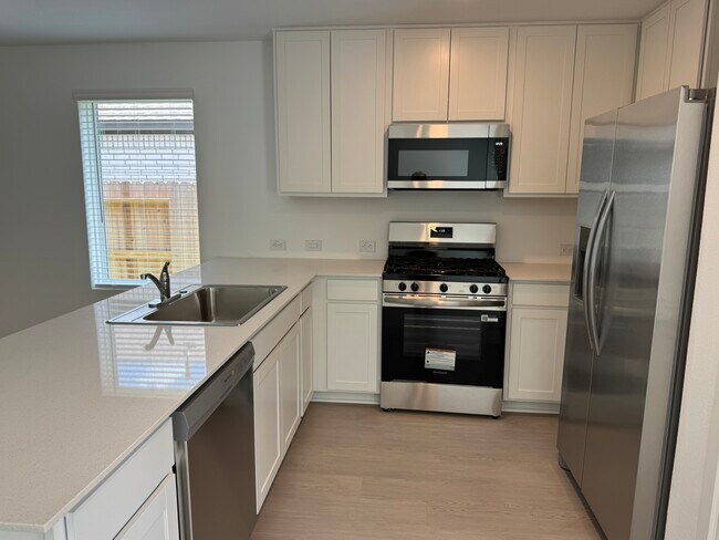 Building Photo - 31529 Pianella Ln