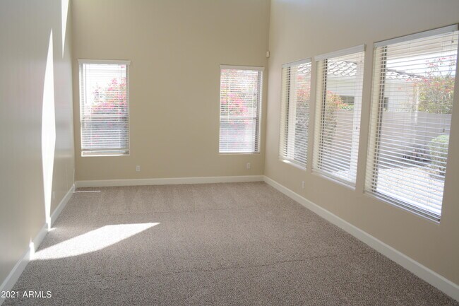 Building Photo - 7637 E Calle De Las Brisas