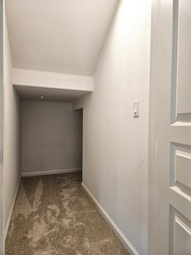 Building Photo - 143 W Saltillo Ln