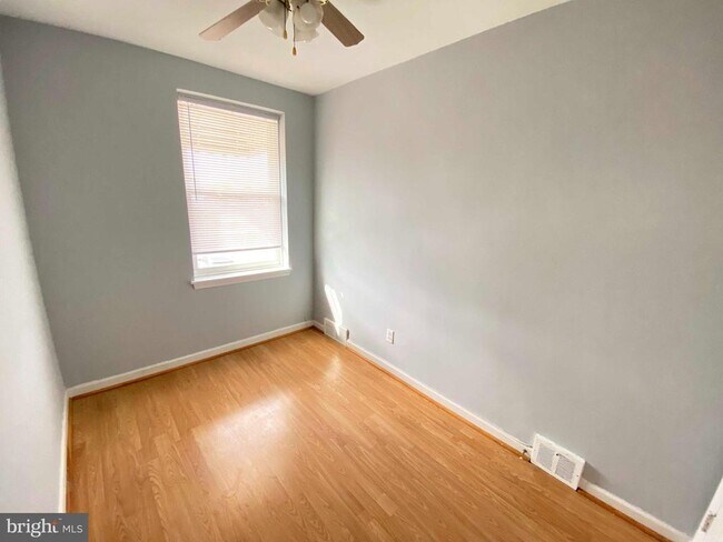 Building Photo - 6330 Leonard St