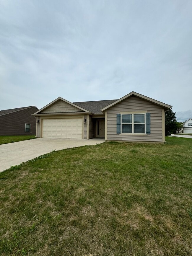 Building Photo - 3 Bedroom Single Family Home Available in ...