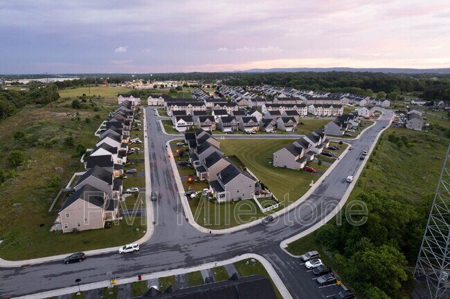 Building Photo - 367 Ontario Dr
