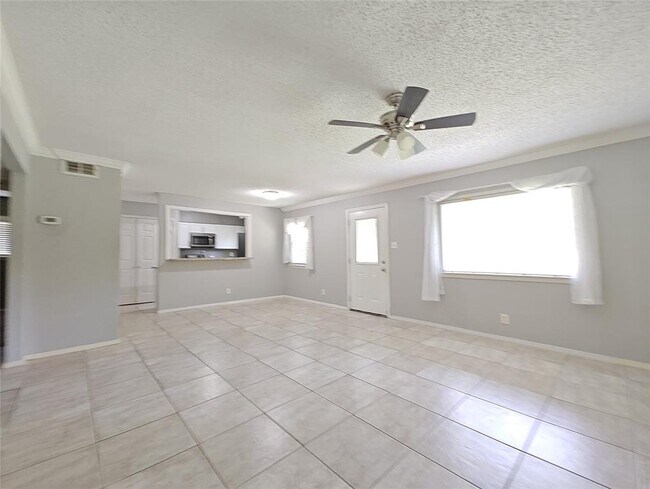 Building Photo - 5636 Birchmont Dr