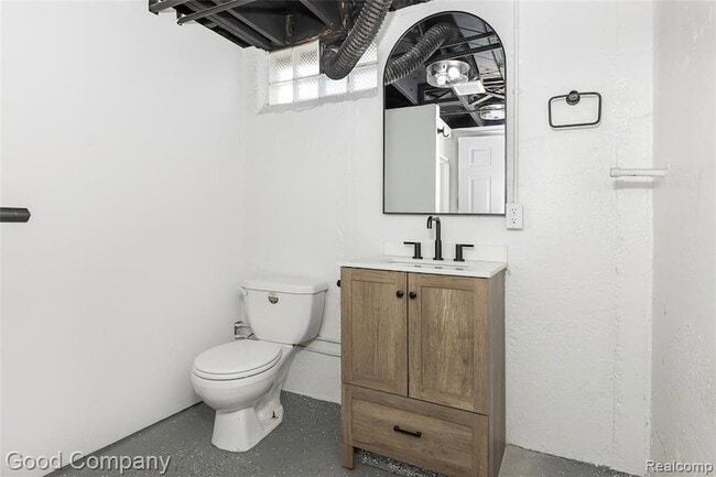 Building Photo - 1197 Catalpa Dr