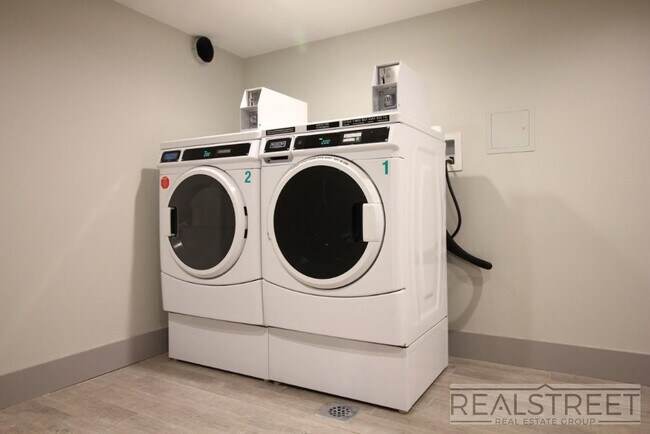 Building Photo - NEW 1 BED in Cobble Hill with Amenities!