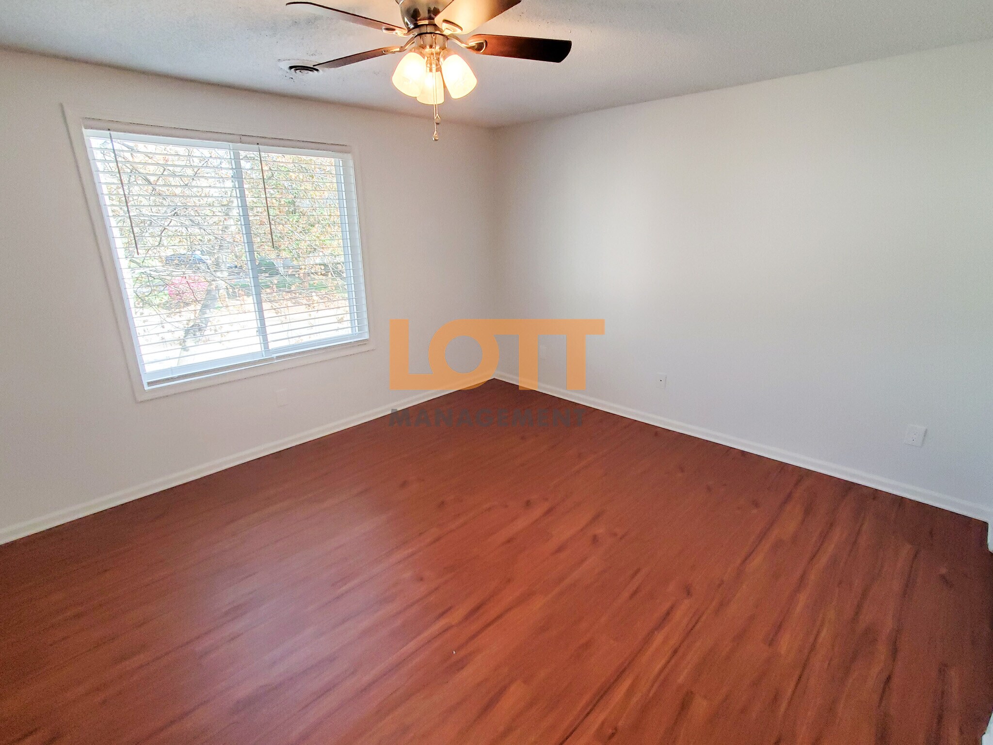 Building Photo - 32 Huntsfield Dr