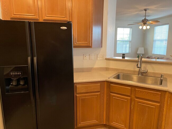 Kitchen - 3912 Sweet Pine St