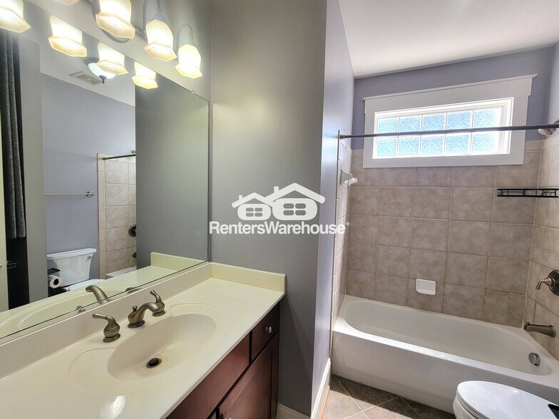 Building Photo - 1357 Benteen Park Dr SE