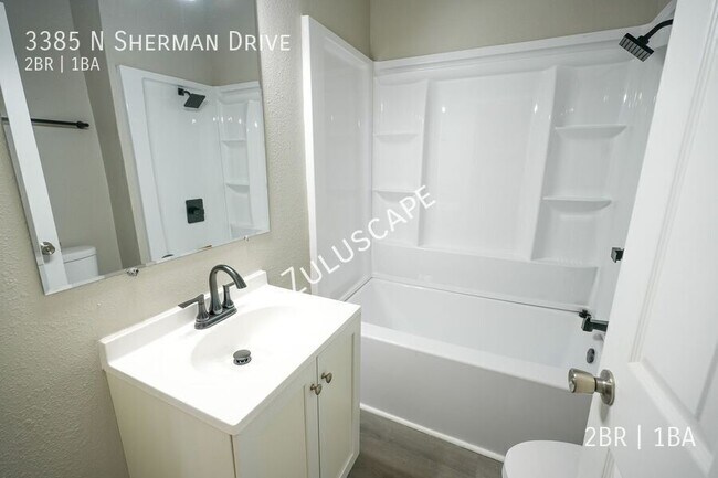 Building Photo - 3385 N Sherman Dr