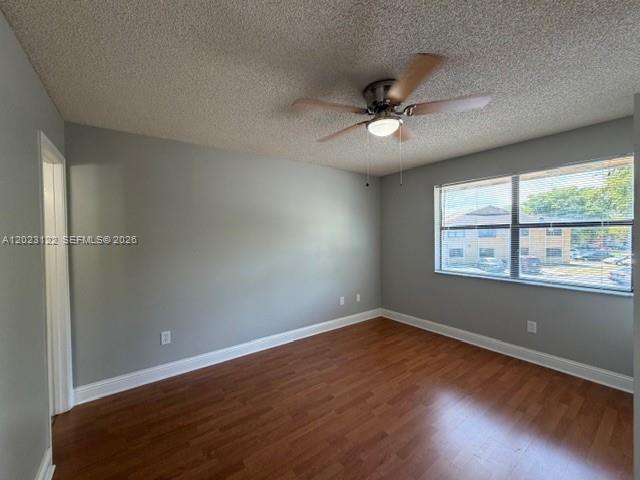 Building Photo - 2570 W 67th Pl
