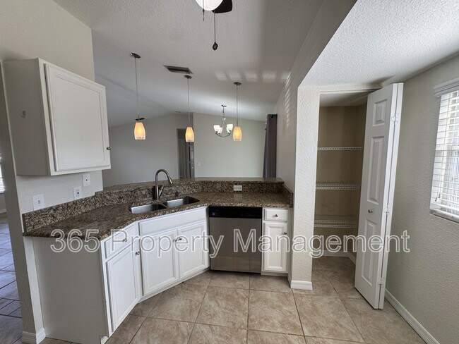 Building Photo - 4343 Belladonna Ave