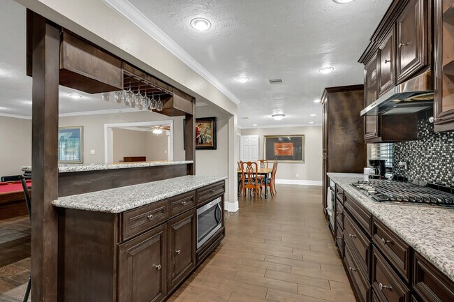 Building Photo - 6335 Tall Willow Dr