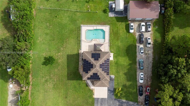 Building Photo - 17125 35th Pl N