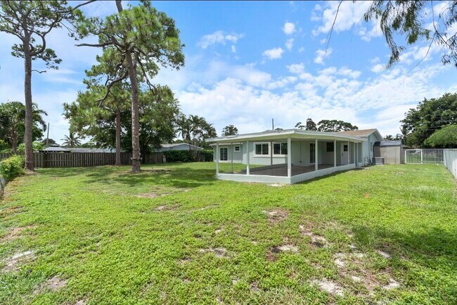 Building Photo - 930 Rutherford Ln