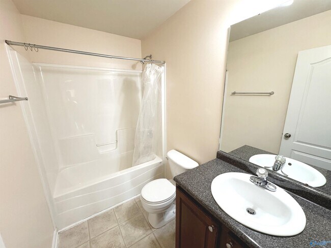 Building Photo - 101 Forest Glade Dr