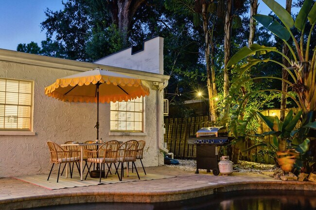 Building Photo - 522 31st St W