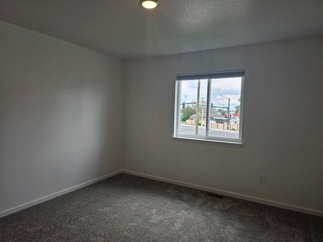 Building Photo - 901 Sonata Lane