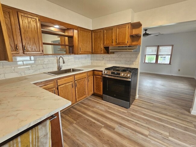 Building Photo - 128 N Roosevelt St