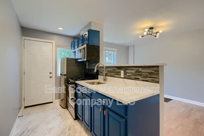 Building Photo - 5044 Chalgrove Ave