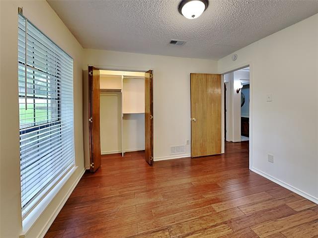 Building Photo - 205 Woodpark Ln