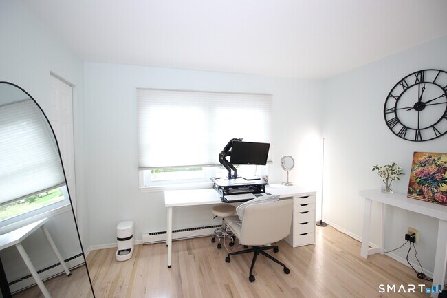 Building Photo - 30 Maple Tree Ave