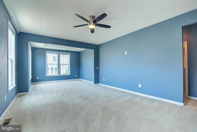 Building Photo - 42262 Knotty Oak Terrace