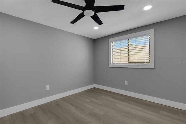 Building Photo - 4645 Hunter Ridge Dr