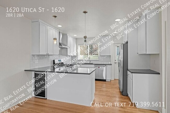 Primary Photo - 1620 Utica St