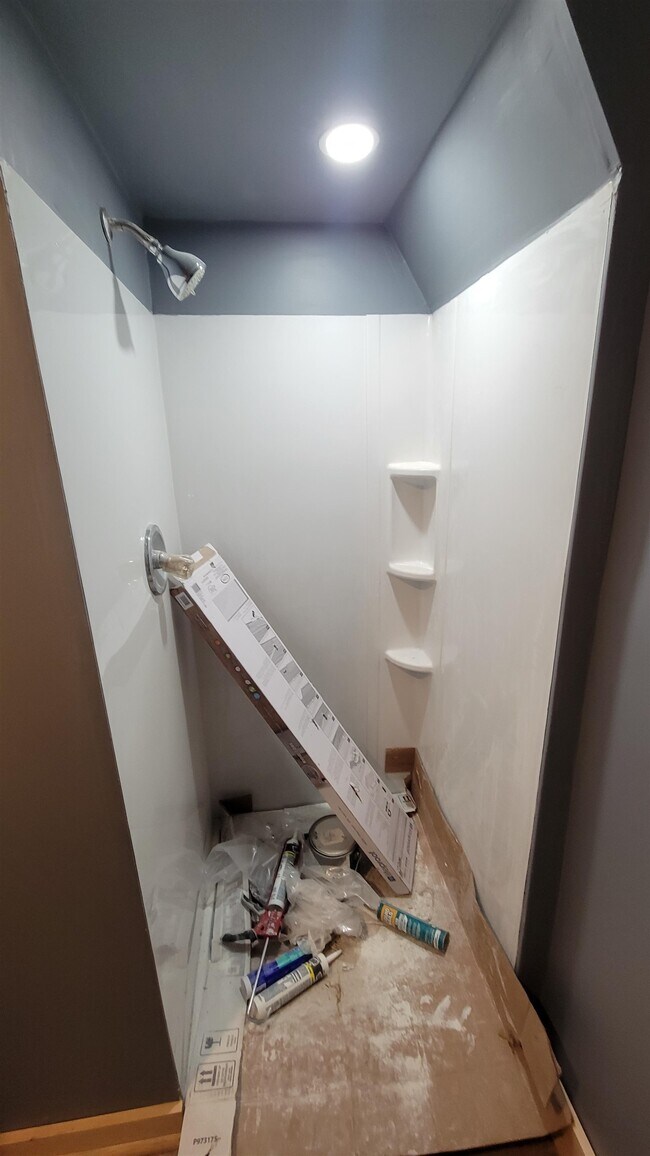 Building Photo - 1322 New Hampshire Rte 175