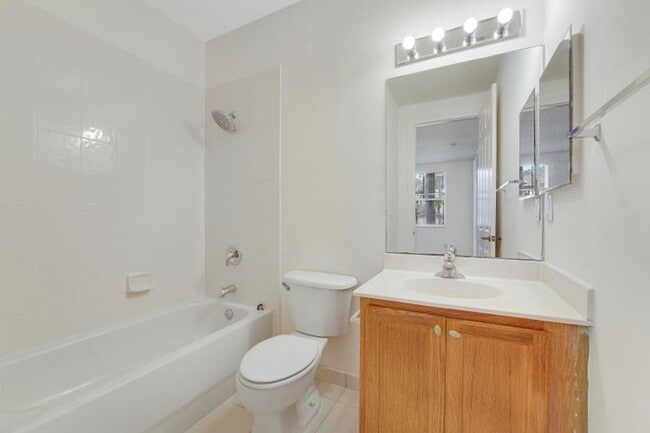 Building Photo - 441 Amador Ln