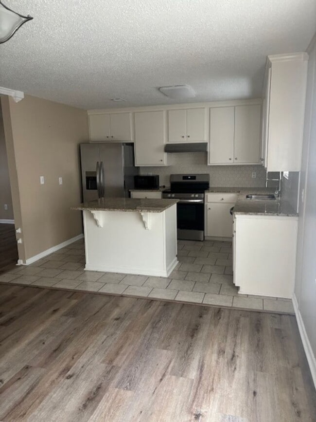 Building Photo - Available Now, Remodeled Ranch Home located in Hephzibah