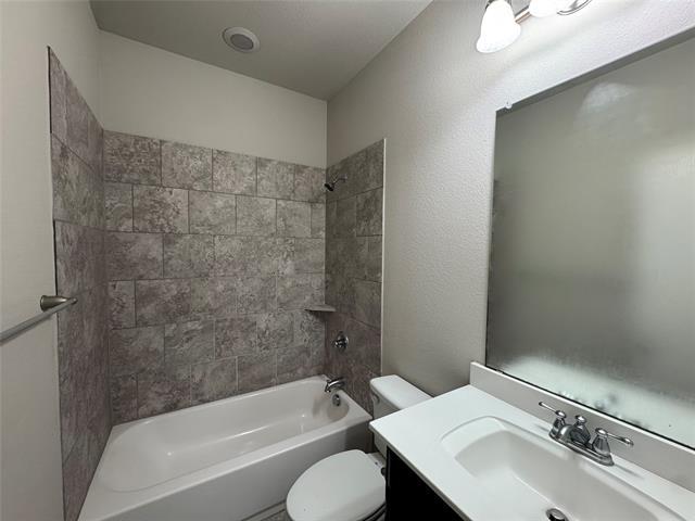 Building Photo - 2669 Sherwood Dr