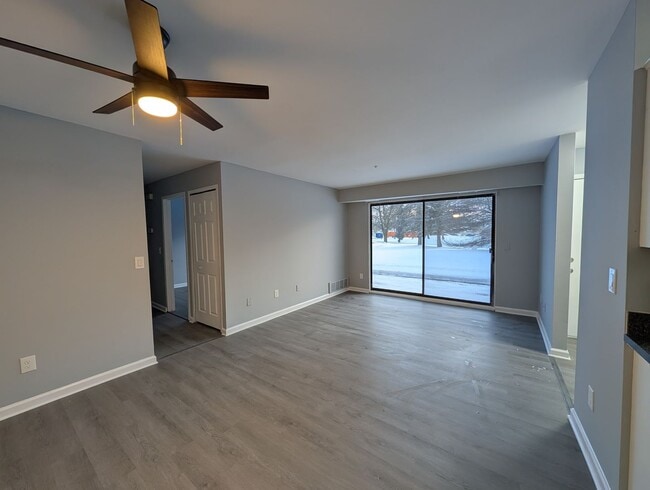 Building Photo - Beautiful 2 Bedroom Condo in Canton