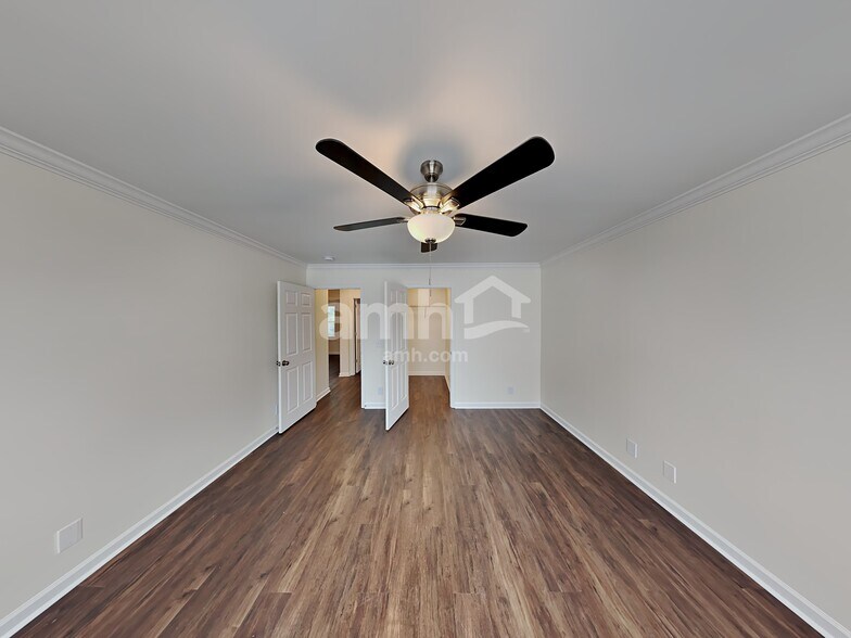 Building Photo - 1205 Chapmans Retreat Dr