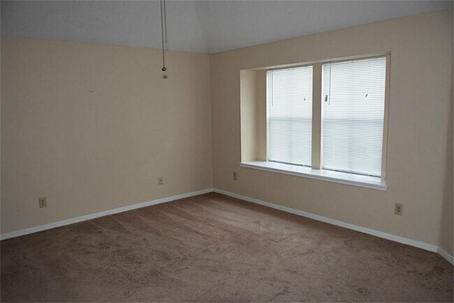 Building Photo - 4718 Sunshine Dr