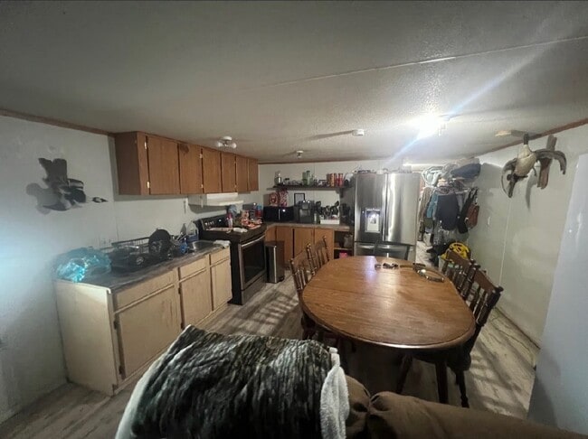 Building Photo - 216 Aztec Way