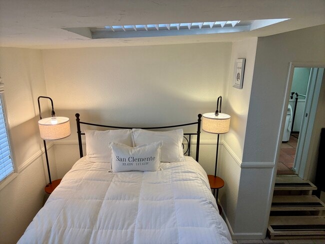 Building Photo - 110 W El Portal