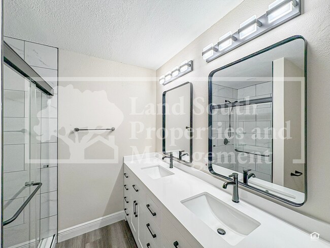 Building Photo - 1631 Monterey Ln