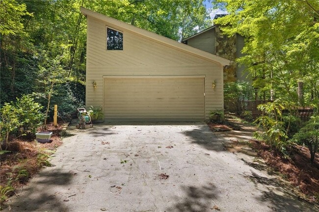 Building Photo - 570 Idlewood Dr NW